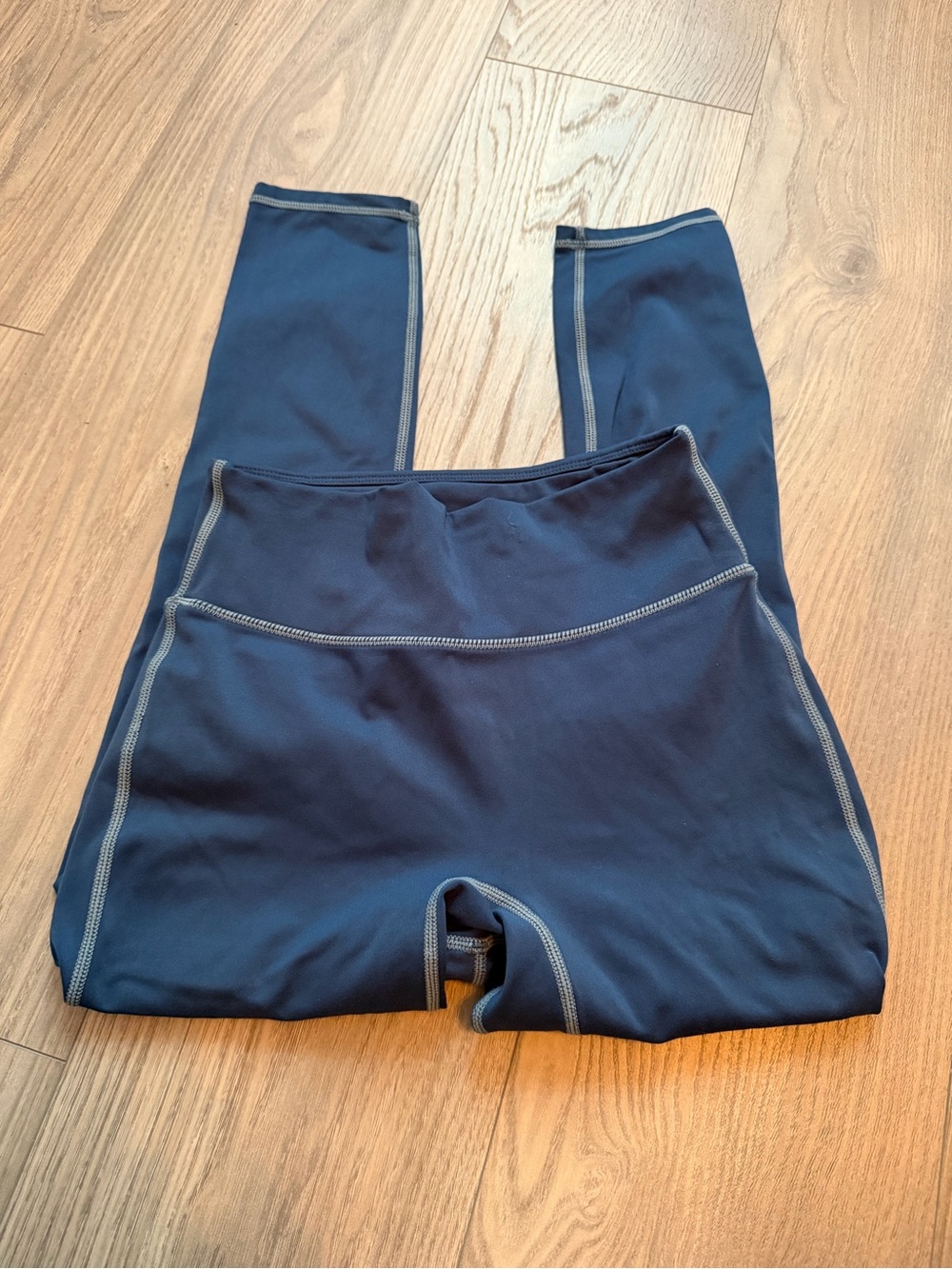 Fabletics Motion365 High-Waisted 7/8 Leggings Navy Blue Contrast Stitch Size S
